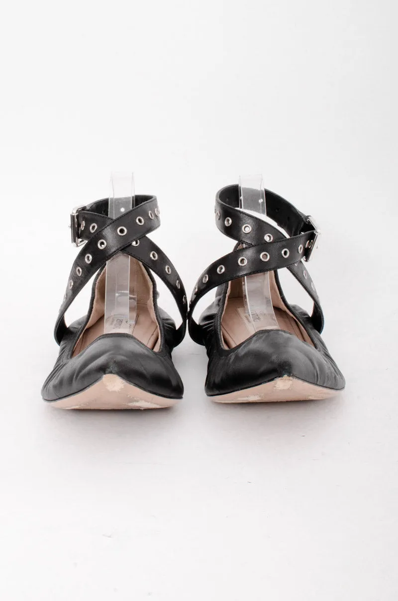 LOVE LATCH FLATS