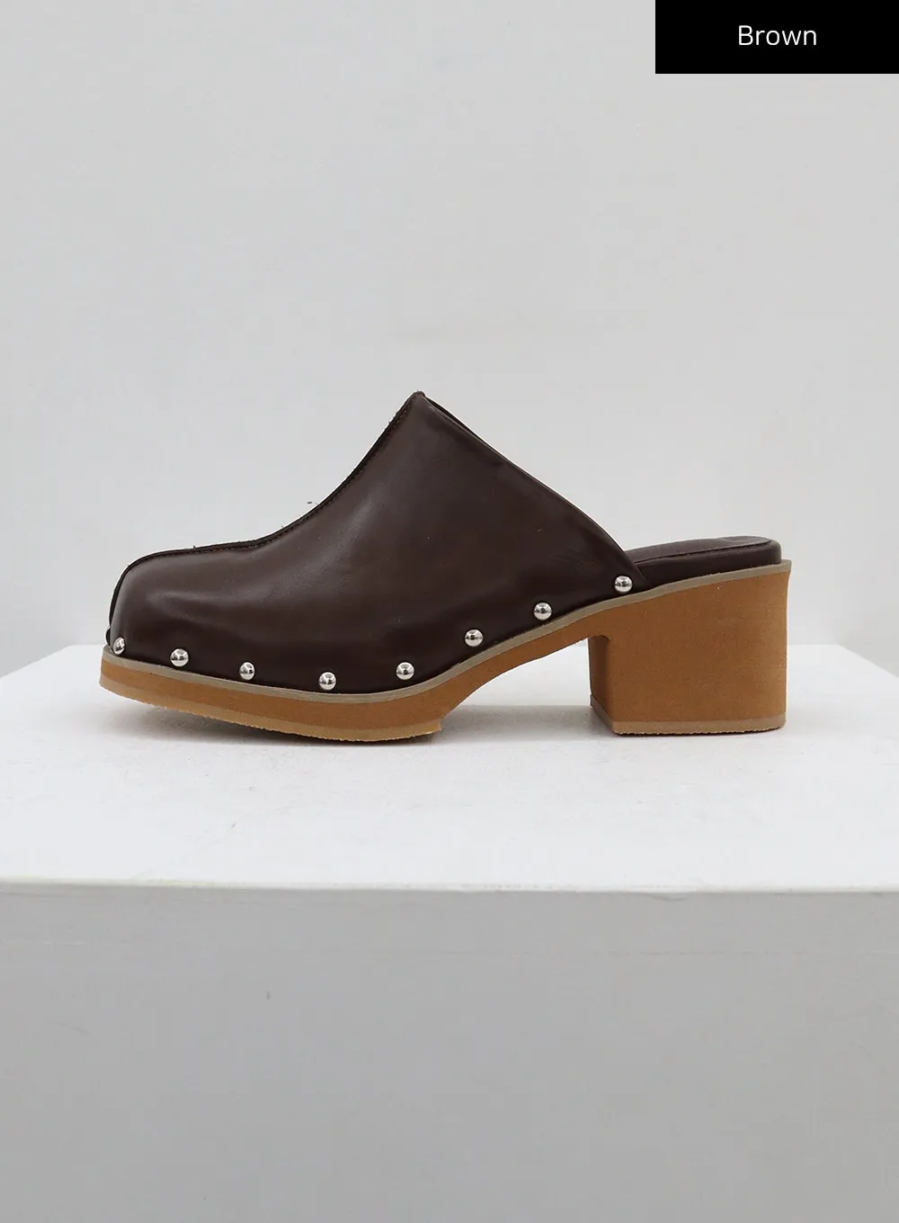 Squared Heel Clogs CG05